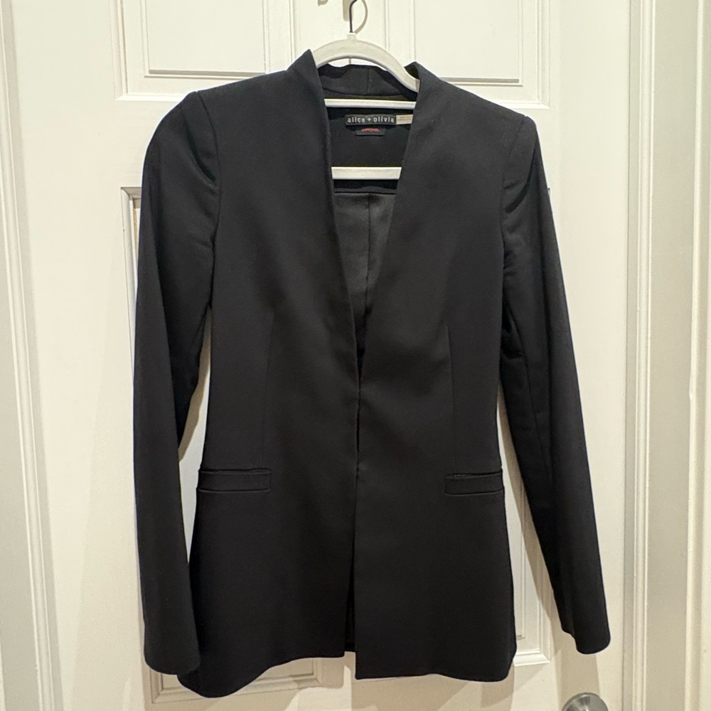 Alice & Olivia Women’s blazer, black, size 2